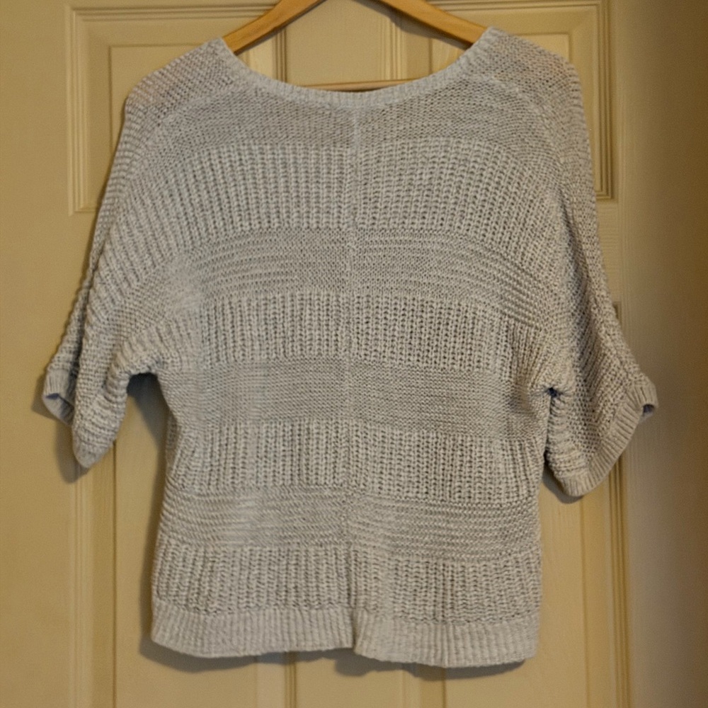 Uniqlo V-Neck Textured Knit Sweater - Picture 2 of 4